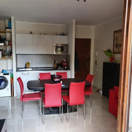 Moderno Appartamento In Zona Tranquilla Apartment Saint Marcel