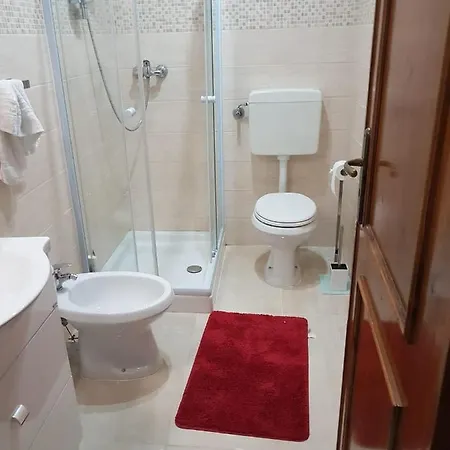 Moderno Appartamento In Zona Tranquilla Saint Marcel