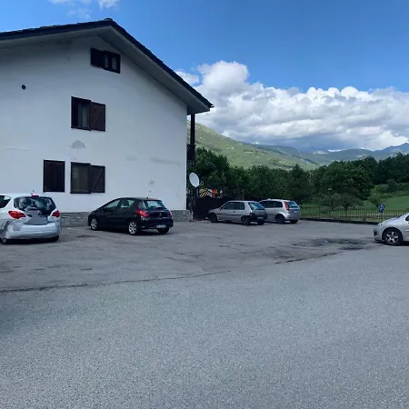 Moderno Appartamento In Zona Tranquilla 아파트